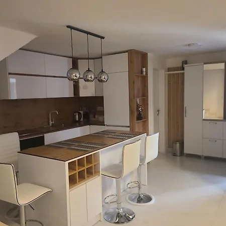 Dielli Apartment *